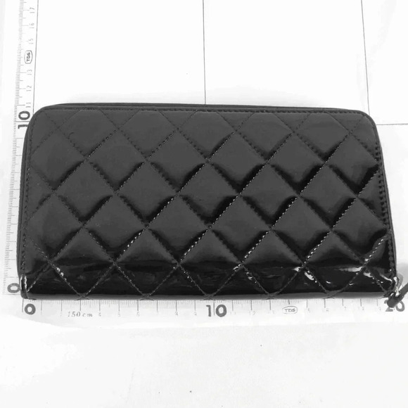 Vintage Chanel Quilted Enameled Leather Long Wallet - Picture 3 of 9